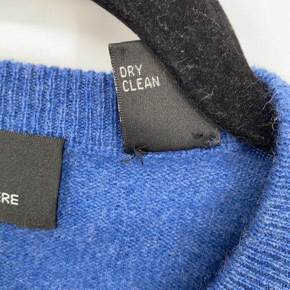 Pure Cashmere Men’s V Neck Sweater Size XL - Picture 9 of 9